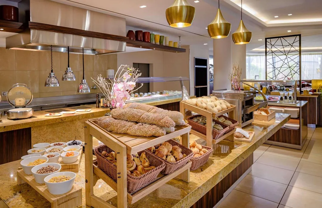 Moevenpick Hotel Geneva-1